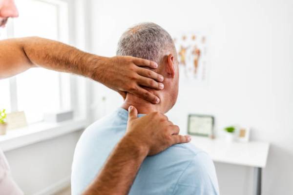 What to Expect When Seeking a Settlement for Shoulder and Neck Injuries After a Car Accident