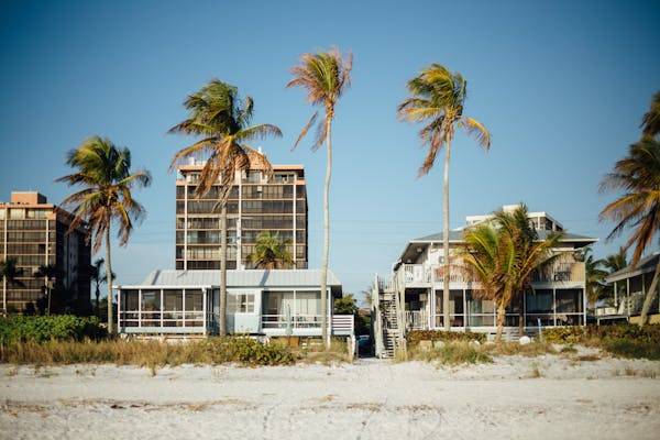 A Guide to Fort Myers’ Most Stunning Beachfront Condo Rentals