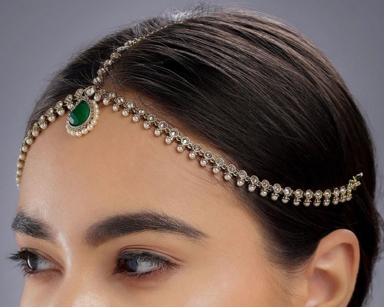 The Modern Bride’s Formula: One Statement, One Whisper